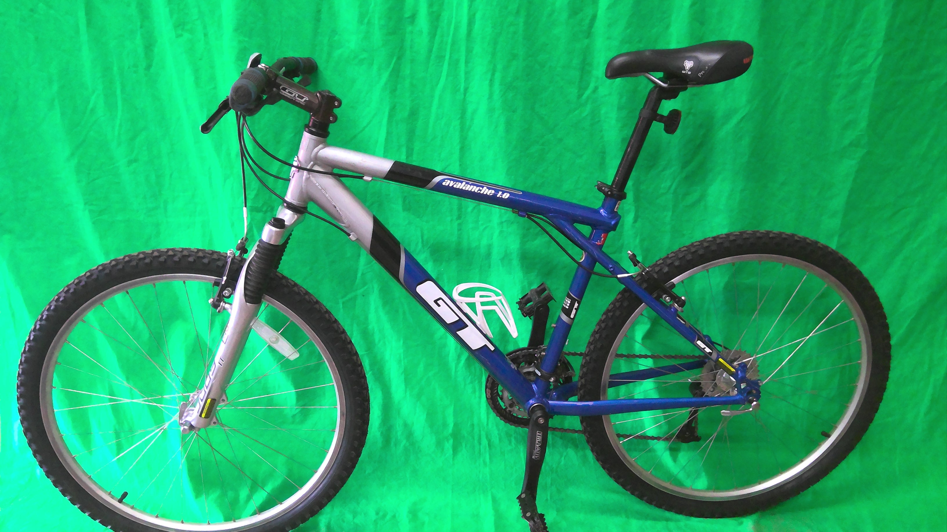 GT Avalanche 1.0, MD, Mtn Hardtail, Silver/Blue | HopeCycle